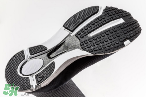 reebok sock runner ultraknit銳步超長襪子鞋多少錢？