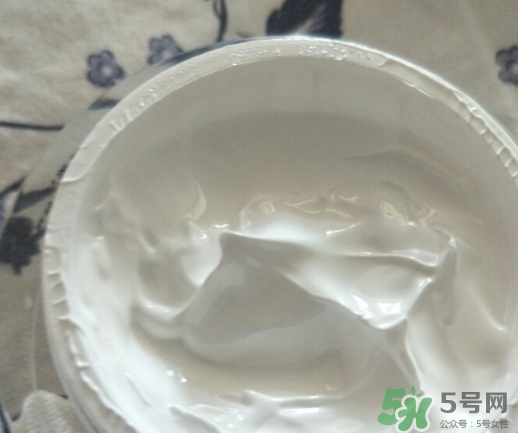 凱芙蘭素顏霜怎么用？凱芙蘭w9素顏霜使用方法