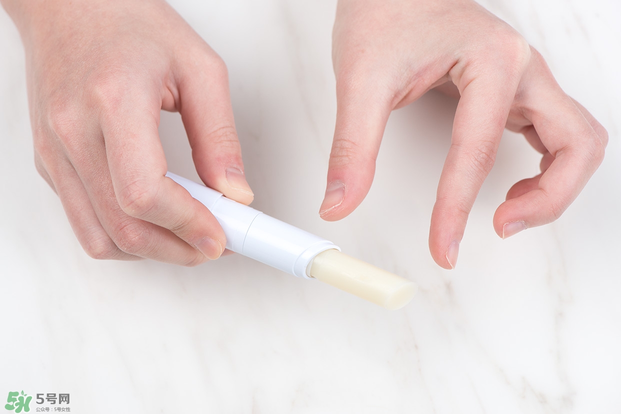 依泉唇膏怎么樣 依泉唇膏多少錢 依泉唇膏怎么樣 依泉唇膏多少錢