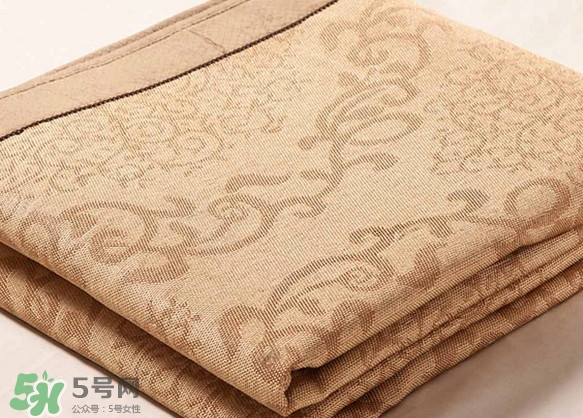 夏天擦涼席用熱水還是用冷水？涼席來年用時注意什么