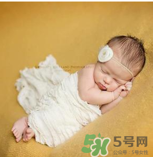 新生兒母乳喂養(yǎng)腹瀉需要換奶粉喂嗎？