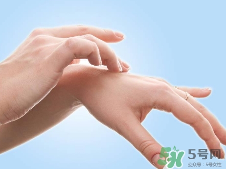 整個手掌都脫皮是什么原因_手掌脫皮怎么辦 整個手掌都脫皮是什么原因_手掌脫皮怎么辦