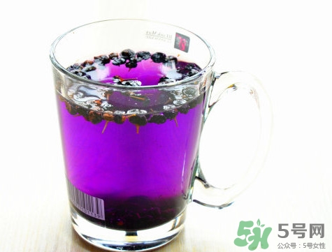 女人喝黑枸杞有什么用？女人喝黑枸杞要注意什么
