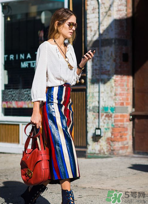 條紋闊腿褲配什么上衣？條紋闊腿褲搭配上衣圖片