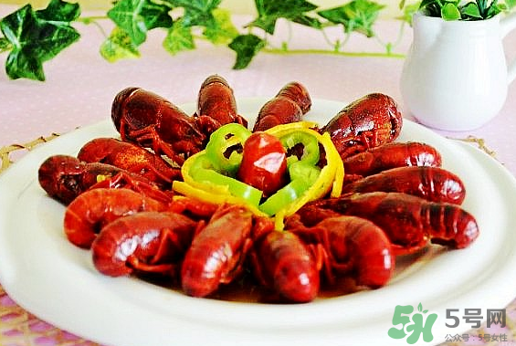 麻辣小龍蝦的頭能吃嗎？如何吃麻辣小龍蝦的頭？