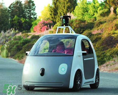 李彥宏坐無人駕駛汽車上五環(huán) 無人駕駛汽車什么時(shí)候上市？