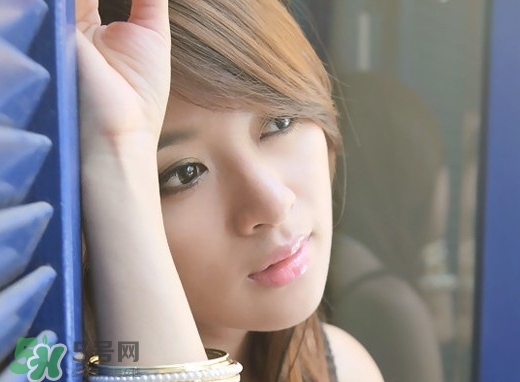 女生在男生面前哭說明什么?女生在你面前哭代表什么? 女生在男生面前哭說明什么?女生在你面前哭代表什么?