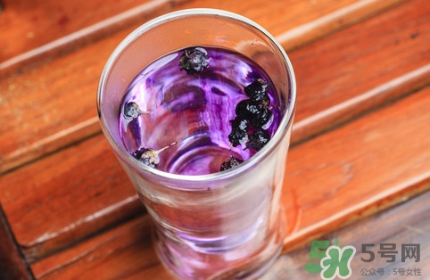 黑枸杞什么時候喝最好？黑枸杞什么水泡最好