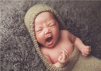 新生兒吃母乳會撐到嗎？新生兒吃母乳會吃撐嗎？