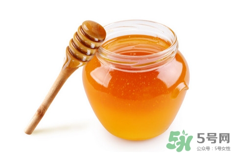 黑枸杞能和蜂蜜一起喝嗎？蜂蜜可以和黑枸杞一起喝嗎