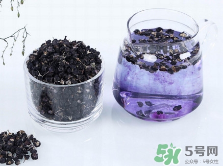 黑枸杞什么時候喝最好？黑枸杞什么水泡最好