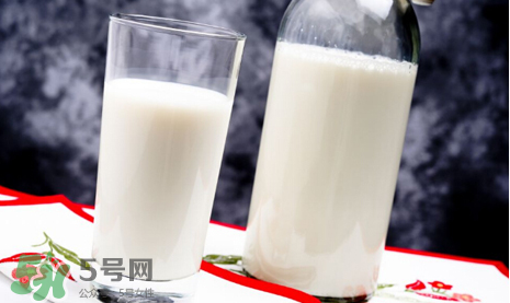 嬰兒奶粉老人能喝嗎？老人能不能喝嬰兒奶粉？