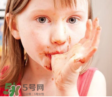 寶寶愛(ài)吃甜食智力會(huì)下降嗎？?jī)和瘣?ài)吃糖會(huì)影響智力嗎？