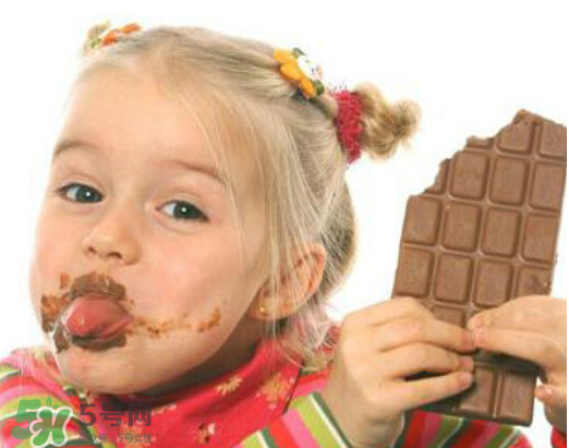 寶寶愛(ài)吃甜食智力會(huì)下降嗎？?jī)和瘣?ài)吃糖會(huì)影響智力嗎？
