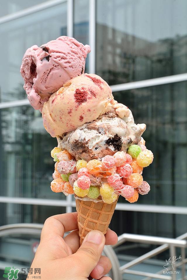 emack bolio's堆疊冰淇淋多少錢？堆疊冰淇淋好吃嗎？