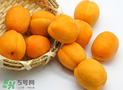 黃桃和水蜜桃哪個(gè)好吃？黃桃和水蜜桃的區(qū)別