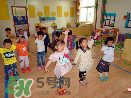 2017幼兒園戶外活動教案 2017幼兒園運(yùn)動會方案