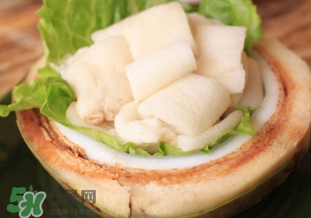 椰子雞里面的耶肉能吃嗎？椰子雞湯底怎麼做