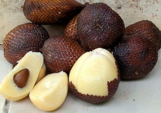 蛇皮果吃了會上火嗎？蛇皮果吃了會不會皮膚過敏？