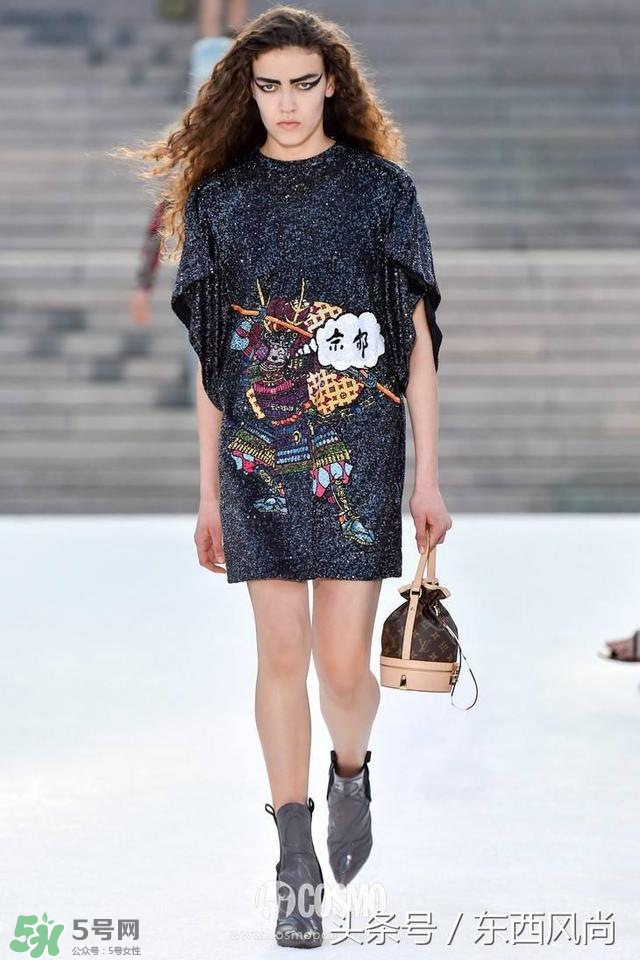 lv臉譜錢(qián)包多少錢(qián)_louis vuitton臉譜錢(qián)包上市時(shí)間