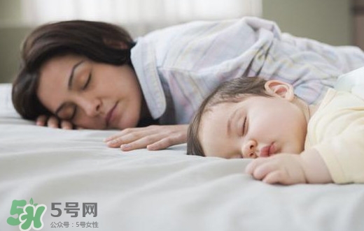 晚上睡覺(jué)趴著睡好嗎？晚上趴著睡覺(jué)有什么壞處