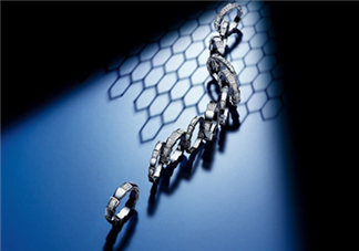 寶格麗靈蛇之戒多少錢？寶格麗蛇形戒指專柜價格