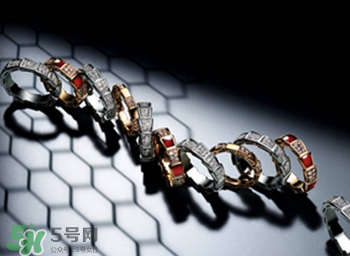 寶格麗靈蛇之戒是什么材質(zhì)？寶格麗蛇形戒指是金的嗎？