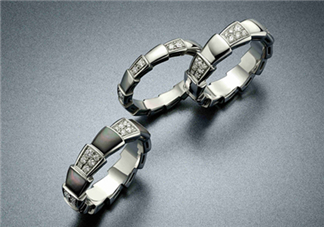 寶格麗靈蛇之戒是什么材質？寶格麗蛇形戒指是金的嗎？