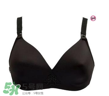 哺樂(lè)多和媽媽喂哪個(gè)好？哺樂(lè)多和媽媽喂內(nèi)衣怎么選？