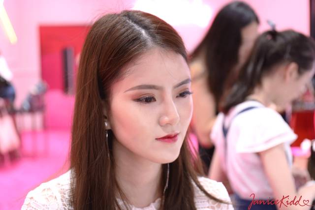 蘭蔻彩虹唇怎么化？蘭蔻彩虹唇畫法步驟