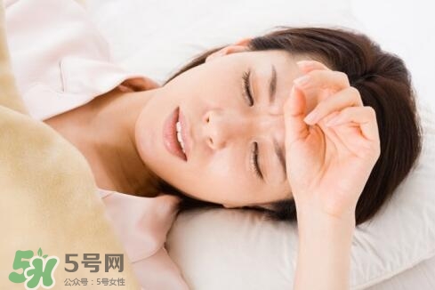 孕婦打噴嚏會嚇著寶寶嗎？孕婦打噴嚏對胎兒有影響嗎？