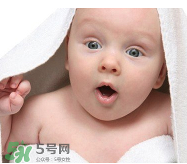 嬰兒吐奶和奶粉有關(guān)系嗎？嬰兒吐奶需要換奶粉嗎？