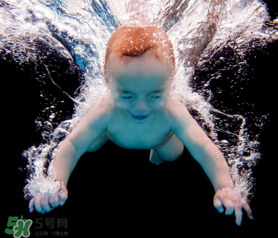 小孩玩水多久合適？小孩多久玩一次水好？