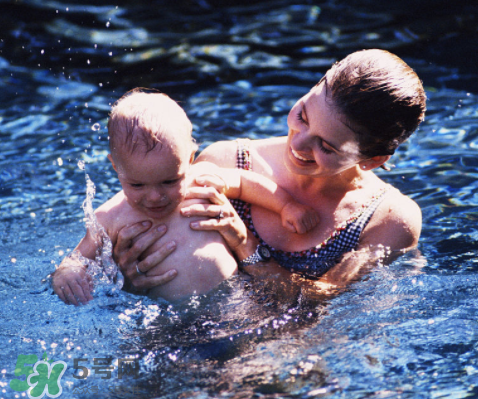 小孩玩水多久合適？小孩多久玩一次水好？