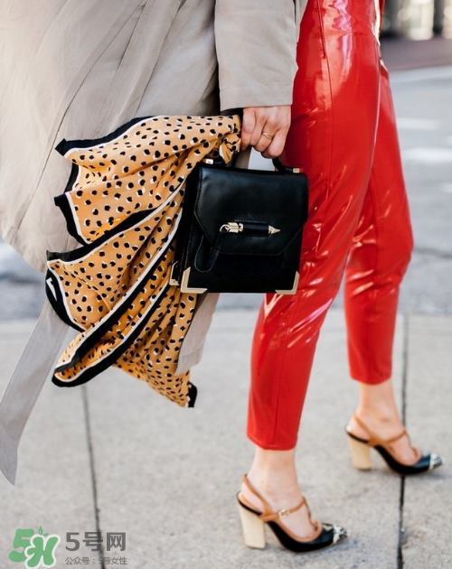 mackage箭頭包多少錢(qián)？mackage箭頭包價(jià)格