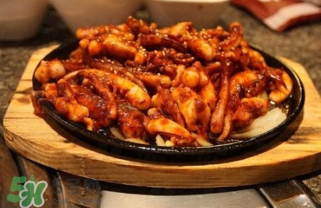 鐵板魷魚怎么做好吃？鐵板魷魚使用了什么香料