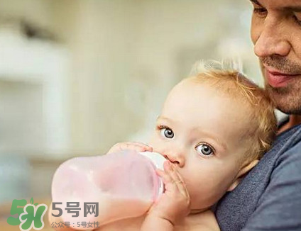 戒夜奶的最佳時(shí)間 幾個(gè)月戒夜奶最好？