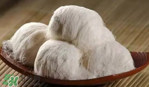 龍須糖是什么做的？龍須糖上面一層粉是什么粉