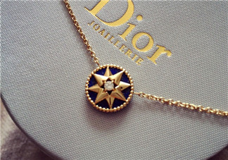 迪奧羅盤項(xiàng)鏈意義是什么？dior迪奧羅盤項(xiàng)鏈有什么寓意？