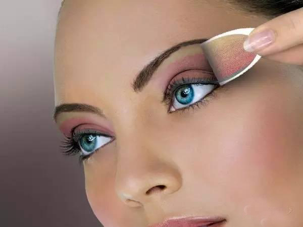 眼影貼怎么用？眼影貼使用方法