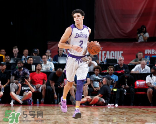 2017夏季聯(lián)賽朗佐鮑爾球哥上腳穿的球鞋是什么型號？