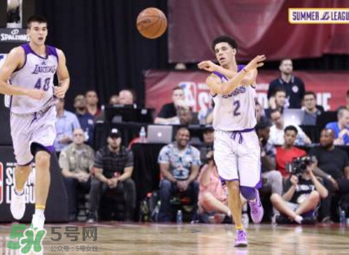 2017夏季聯(lián)賽朗佐鮑爾球哥上腳穿的球鞋是什么型號？