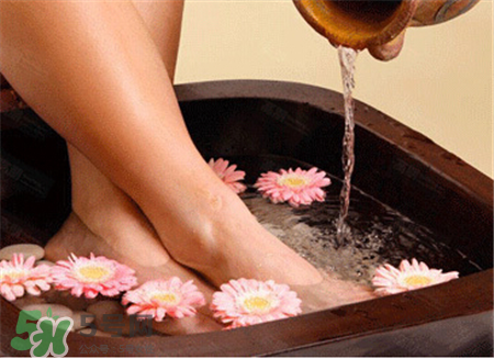 三伏天用艾葉泡腳好嗎？三伏天泡腳的禁忌