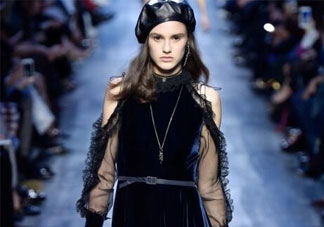 迪奧2017秋冬系列服裝_海軍藍引領(lǐng)時尚新趨勢