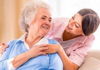 為什么人老了會(huì)長(zhǎng)老年斑？老年斑是什么原因引起的