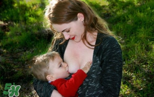 哺乳期可以貼三伏貼嗎？哺乳期貼三伏貼會影響寶寶嗎？