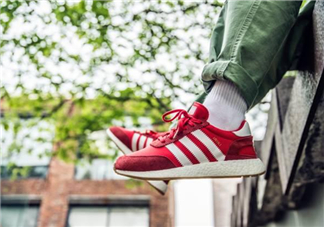 adidas iniki runner怎么樣？阿迪達斯iniki評測
