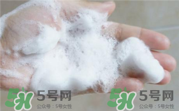 嘉媚樂粉紅雛菊清瀅潔面乳好不好?嘉媚樂粉紅雛菊清瀅潔面乳怎么樣? 嘉媚樂粉紅雛菊清瀅潔面乳好不好?嘉媚樂粉紅雛菊清瀅潔面乳怎么樣?