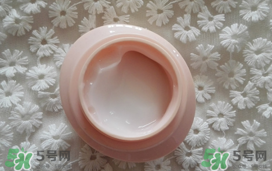 嘉媚樂(lè)雛菊保濕凝露好不好?嘉媚樂(lè)雛菊保濕凝露怎么樣? 嘉媚樂(lè)雛菊保濕凝露好不好?嘉媚樂(lè)雛菊保濕凝露怎么樣?