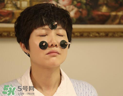 艾灸貼可以貼著睡覺嗎？艾灸貼睡覺可以用嗎？